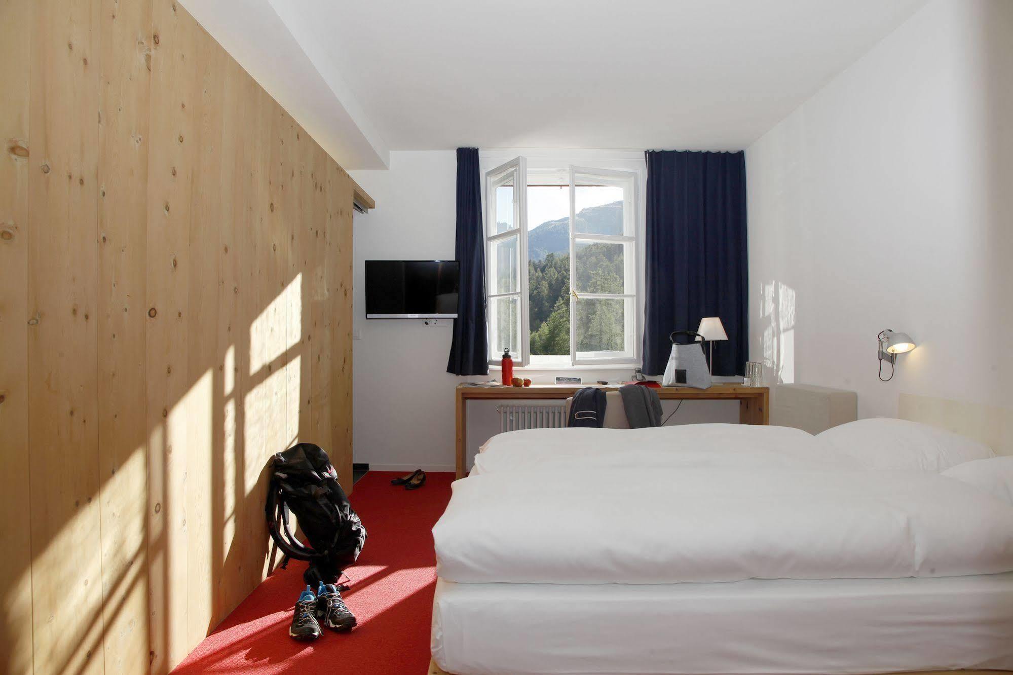 Hotel Castell Zuoz Exterior photo